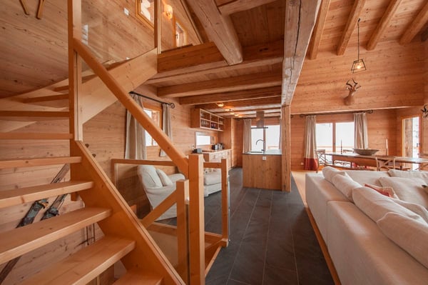 Spacious Five-Bedroom Chalet with Panoramic Views 8