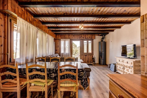 Charming chalet close to the telecabine 7