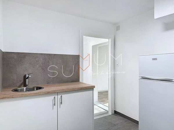 Studio loft rénové à louer 4