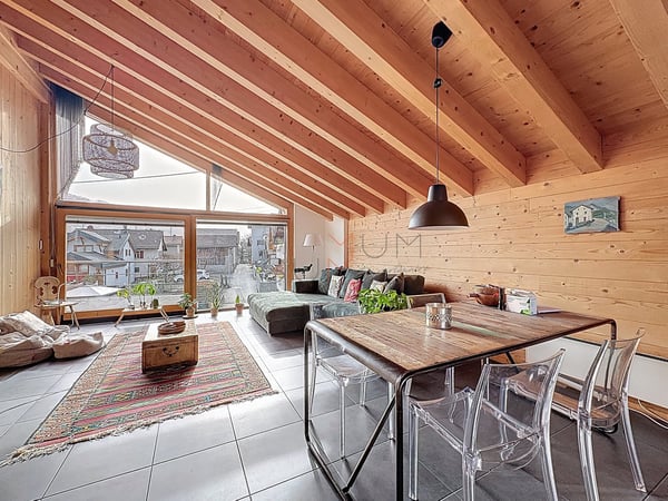 Somptueuse grange rénovée de 2 appartements à Savièse