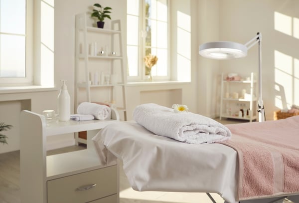 PROCHE FRIBOURG : MAGNIFIQUE INSTITUT DE BEAUTE A VENDRE 11