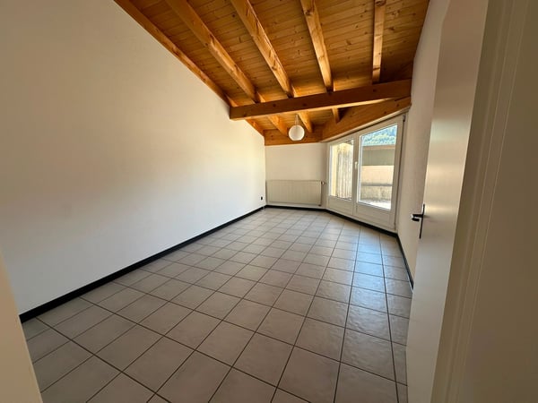 Spacieux appartement de 8.5 pièces avec terrasse à Saint-Imier 8