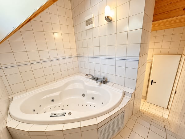 Spacieux appartement de 5.5 pièces avec terrasse à Saint-Imier 7
