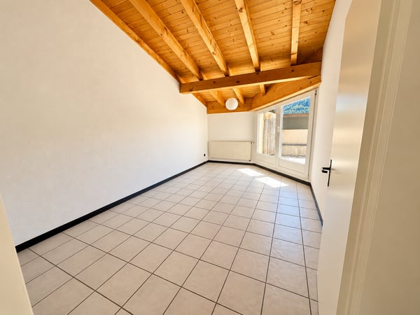 Spacieux appartement de 5.5 pièces avec terrasse à Saint-Imier 6
