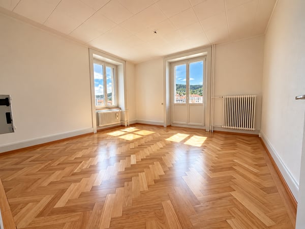 Charmant appartement de 2.5 pièces avec balcon à La Chaux-de-Fonds 1