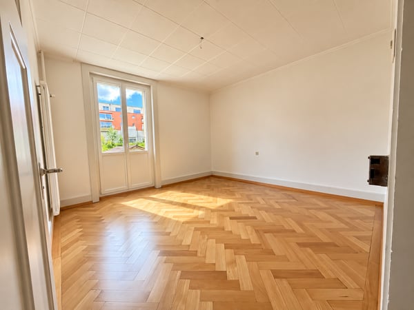 Charmant appartement de 2.5 pièces avec balcon à La Chaux-de-Fonds 2
