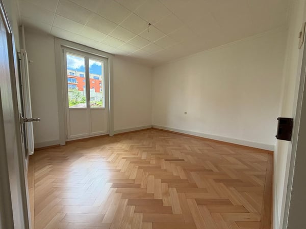 Charmant appartement de 1.5 pièces avec balcon à La Chaux-de-Fonds 2