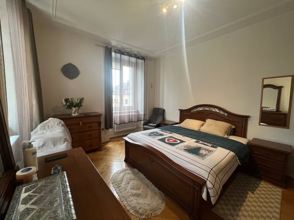 Charmant appartement de 4 pièces au rez-de-chaussée surélevé à La Chaux-de-Fonds 4