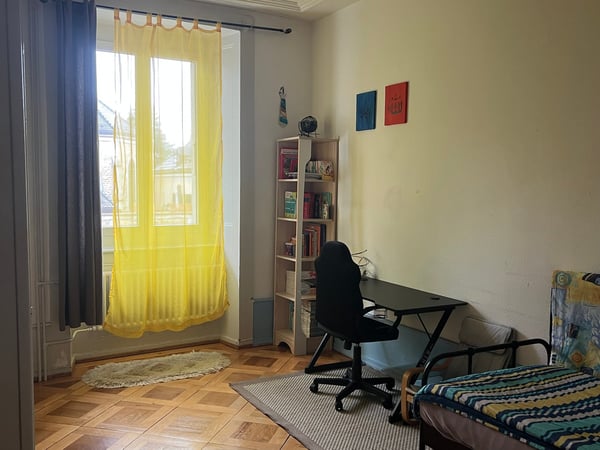 Charmant appartement de 4 pièces au rez-de-chaussée surélevé à La Chaux-de-Fonds 3