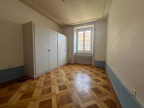 Charmant appartement de 2 pièces au rez-de-chaussée surélevé à La Chaux-de-Fonds 4