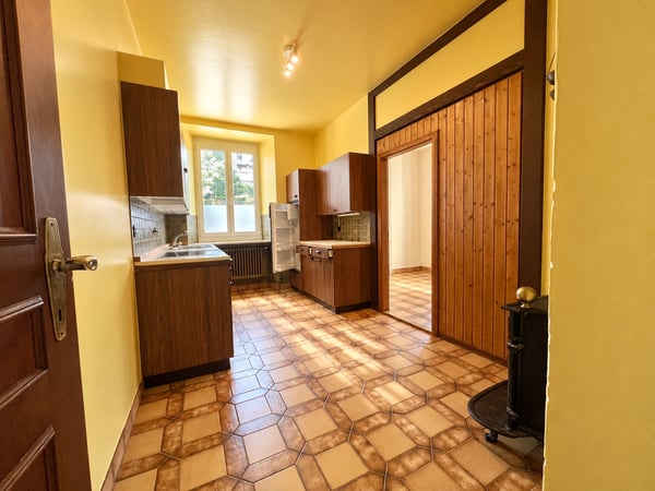 Charmant appartement de 4 pièces au rez-de-chaussée surélevé à La Chaux-de-Fonds 4