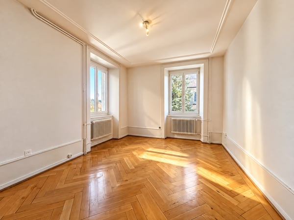 Charmant appartement de 4 pièces au rez-de-chaussée surélevé à La Chaux-de-Fonds 3