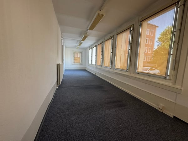 Bureau/local commercial à louer 4
