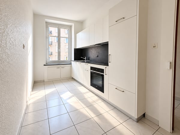 Magnifique appartement rénové de 2 pièces avec un balcon 1
