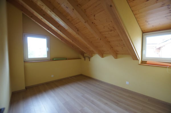 Immeuble rénové en 516 de 6 appartements + 1 Bar-Restaurant 14