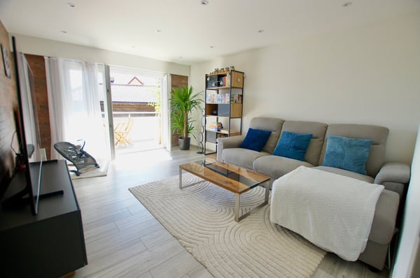 Charmant appartement de 4 pièces à Semsales avec balcon 2