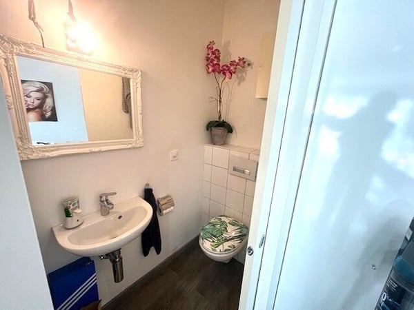 SION, salon de coiffure de 22 m2 au coeur de la ville 7