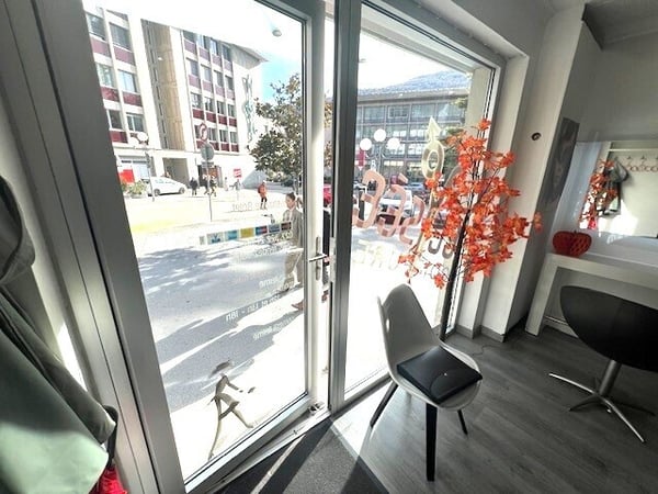 SION, salon de coiffure de 22 m2 au coeur de la ville 2