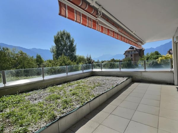 QUARTIER TRES CALME - BELLE VUE DEGAGEE 2