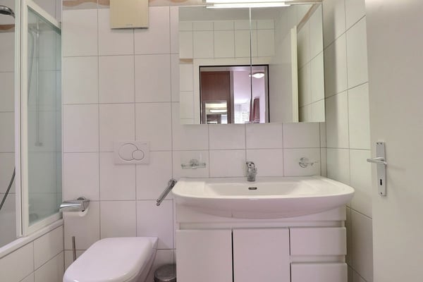 GRAND APPARTEMENT DE 5,5 PIECES AVEC LES COMMODITES D'UNE VILLA ET UNE TRES BELLE VUE PANORAMIQUE 8