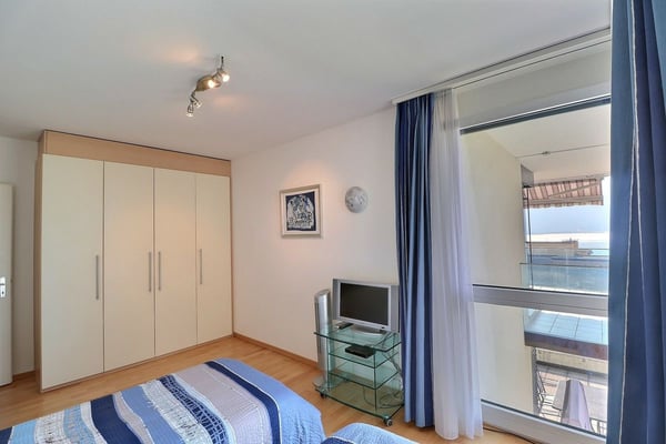 GRAND APPARTEMENT DE 5,5 PIECES AVEC LES COMMODITES D'UNE VILLA ET UNE TRES BELLE VUE PANORAMIQUE 10