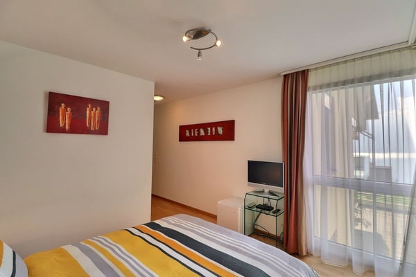 GRAND APPARTEMENT DE 5,5 PIECES AVEC LES COMMODITES D'UNE VILLA ET UNE TRES BELLE VUE PANORAMIQUE 7