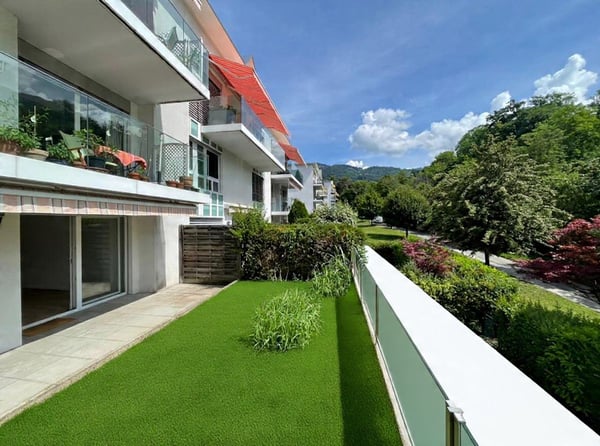 JOLI APPARTEMENT DE 4,5 PIECES RENOVE AVEC UNE TERRASSE ET UN JARDIN 6