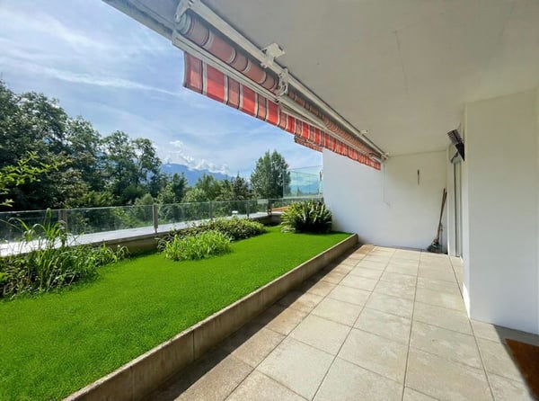 JOLI APPARTEMENT DE 4,5 PIECES RENOVE AVEC UNE TERRASSE ET UN JARDIN 3