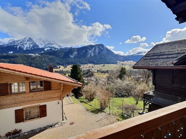 Agréable duplex en attique à vendre à Château-d'Oex 2