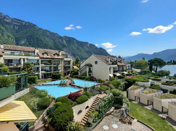 JOLI APPARTEMENT DE 4,5 PIECES AU BORD DU LAC AVEC TRES BELLE VUE PANORAMIQUE 2