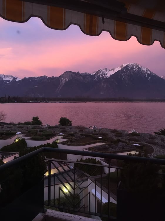 JOLI APPARTEMENT DE 4,5 PIECES AU BORD DU LAC AVEC TRES BELLE VUE PANORAMIQUE 10