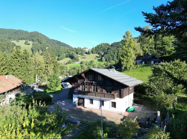 OPPORTUNITE A SAISIR   JOLI CHALET DE 5,5 PIECES AVEC BELLE VUE AU CALME 1