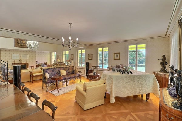 PROPRIETE EXCEPTIONNELLE DE 8.5 PIECES AU SUD DE LAUSANNE AVEC PISCINE, GRAND JARDIN ET BELLE VUE 4