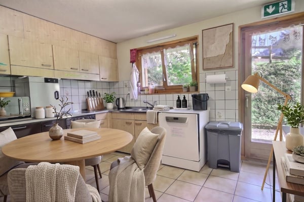 Grande propriété à vendre comprenant 2 chalets ! 7