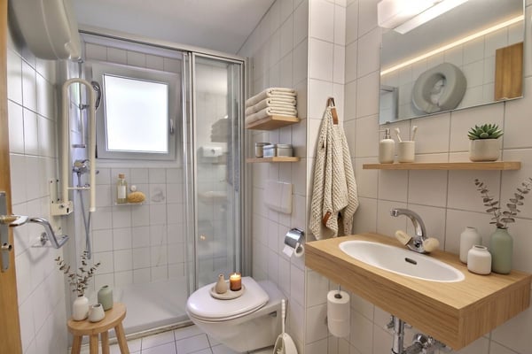 Grande propriété à vendre comprenant 2 chalets ! 4