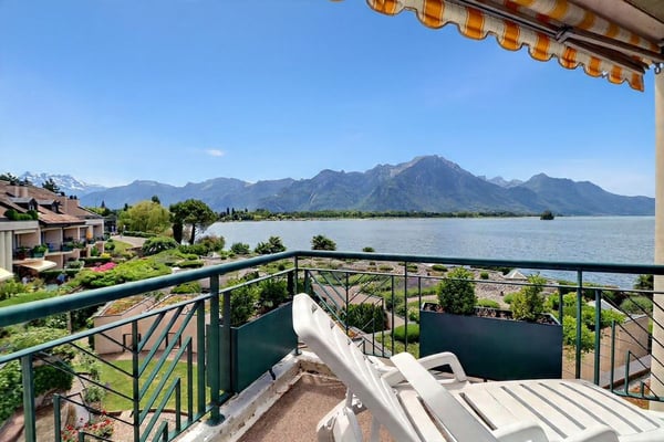 JOLI APPARTEMENT DE 4,5 PIECES AU BORD DU LAC AVEC TRES BELLE VUE PANORAMIQUE