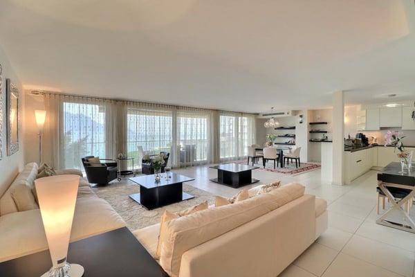 OPPORTUNITE - LUXUEUX ATTIQUE DE 4.5 PIECES AU CENTRE DE MONTREUX