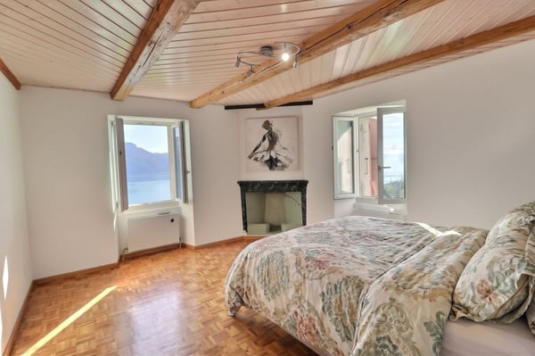 IMMEUBLE DE 4 APPARTEMENTS A RENOVER AVEC VUE PANORAMIQUE EXCEPTIONNELLE SUR LE LAC LEMAN ET LES ALPES 11