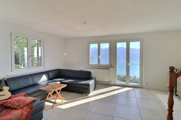 IMMEUBLE DE 4 APPARTEMENTS A RENOVER AVEC VUE PANORAMIQUE EXCEPTIONNELLE SUR LE LAC LEMAN ET LES ALPES 12
