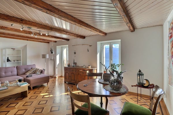 IMMEUBLE DE 4 APPARTEMENTS A RENOVER AVEC VUE PANORAMIQUE EXCEPTIONNELLE SUR LE LAC LEMAN ET LES ALPES 8