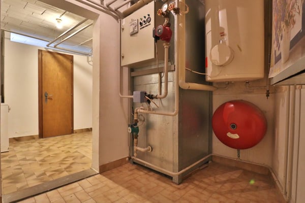 RARE - House to renovate 9