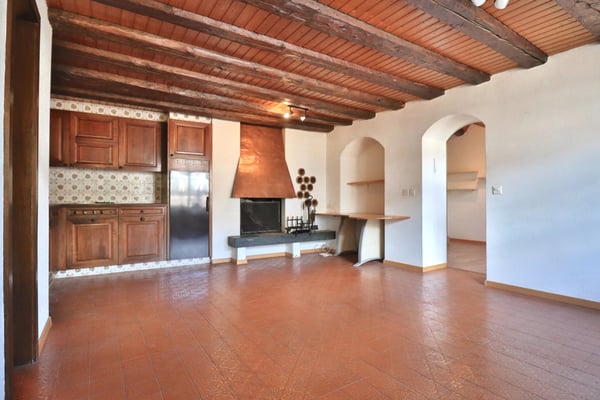 RARE - House to renovate 11