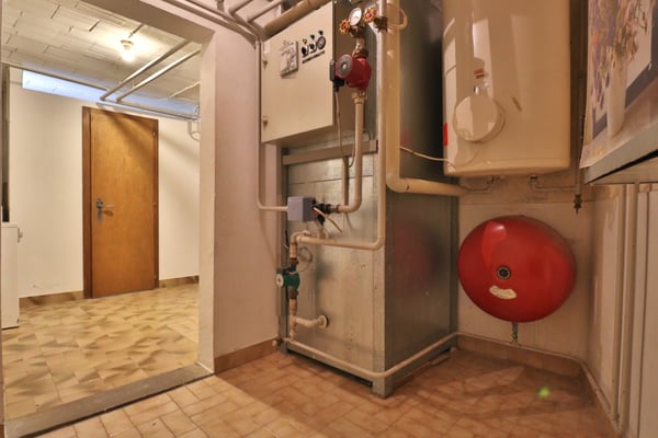 RARE - House to renovate 9