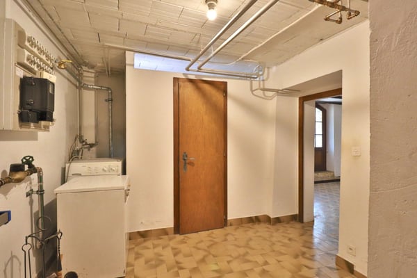 RARE - House to renovate 8