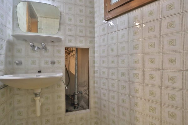 RARE - House to renovate 10