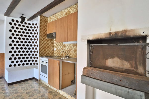 RARE - House to renovate 4