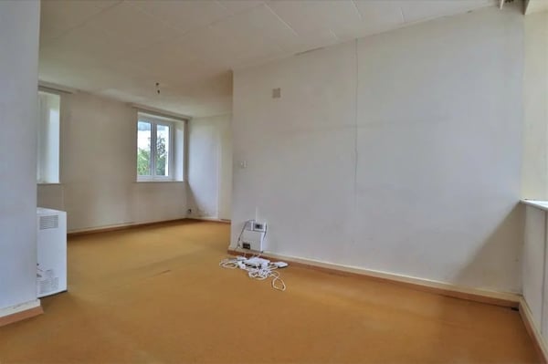 Charming house in the center to renovate 8