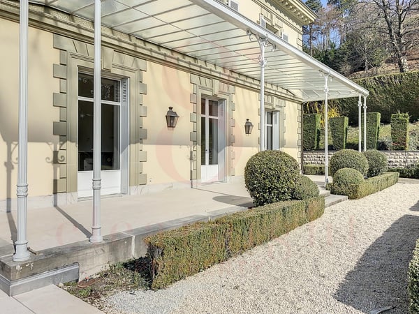 Propriété d'exception et de prestige (entièrement rénovée) 11