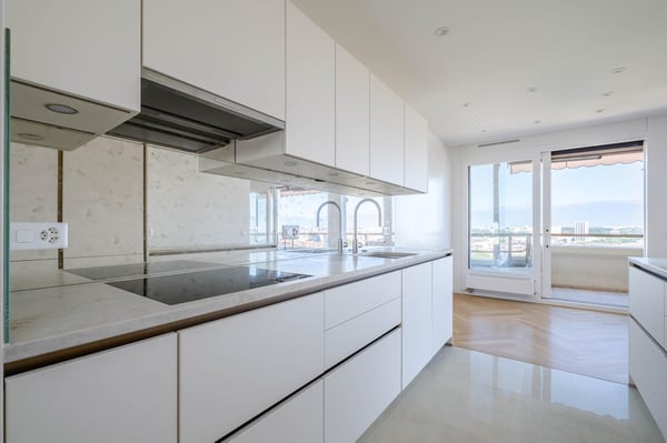 A louer: Magnifique appartement rénové avec vue panoramique 3