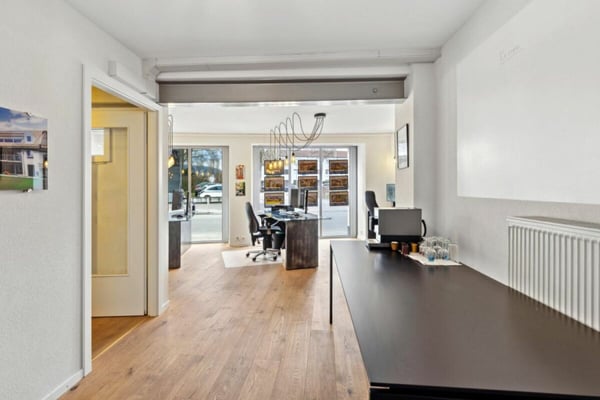 Arcade/Vitrine/Boutique 12 m2 à Yverdon-les-Bains 12